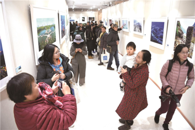 湖北文藝家以精品創作奉獻人民