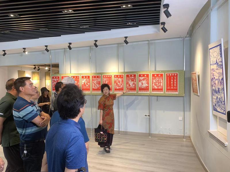 喚醒心靈深處的美好記憶 嶗山非遺剪紙創(chuàng)作展舉行